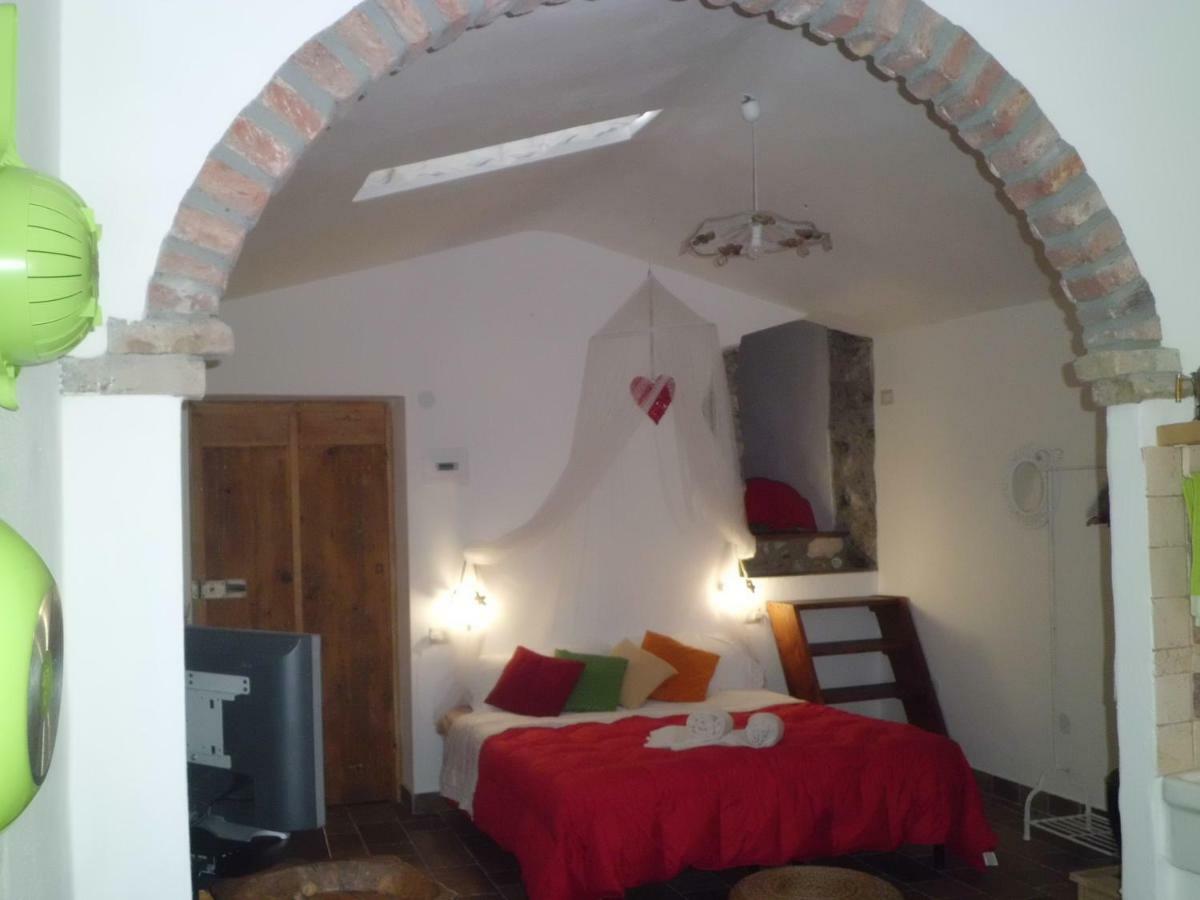 בוסה Agriturismo Su'E Lentu מראה חיצוני תמונה
